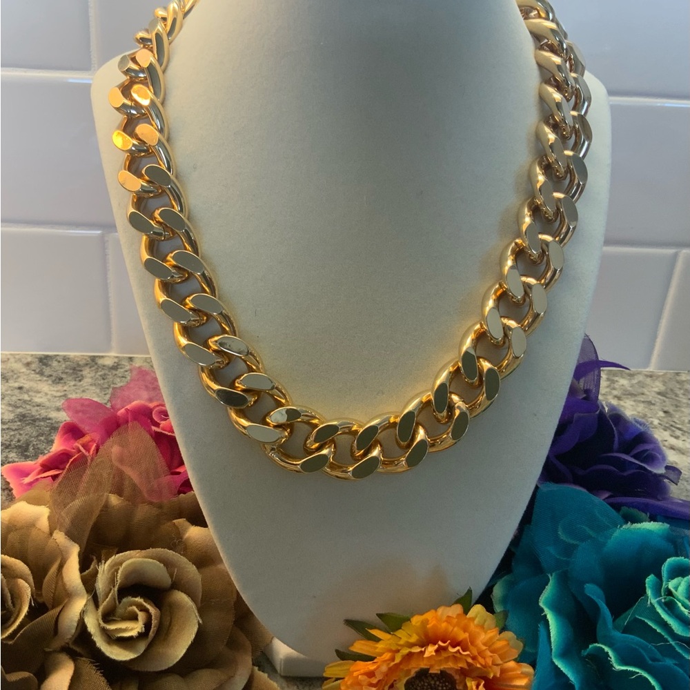 🎄NWOT SALE🎄FIRM Chunky cubic link 18k gold plated necklace Neiman Marcus. - Picture 2 of 7